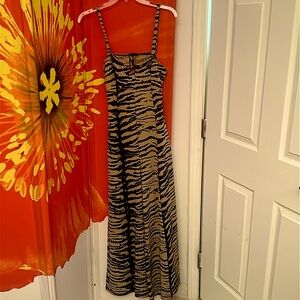 Stylish backless  wide leg jumpsuit.